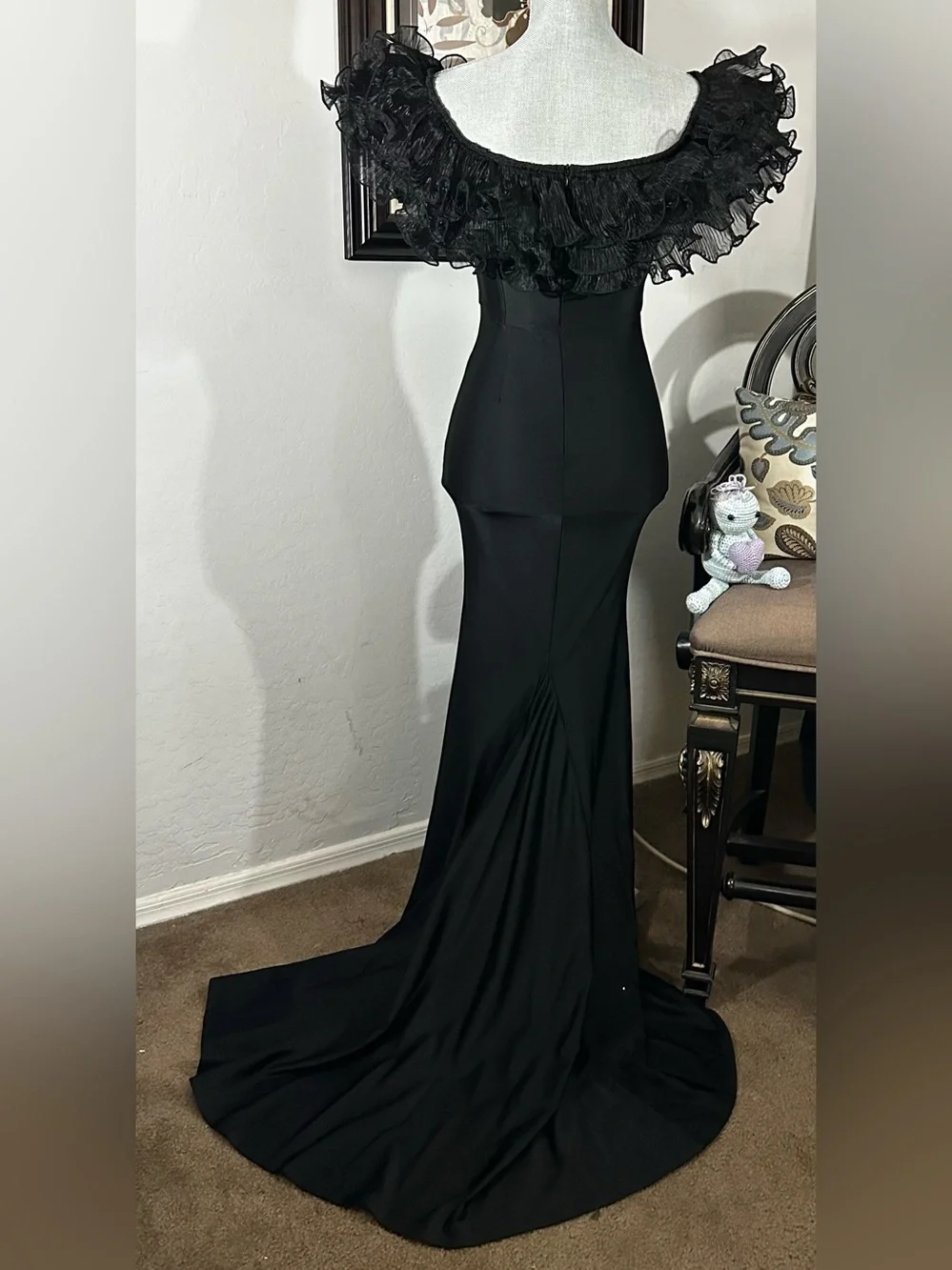 Faeriesty Black Off-The-Shoulder Ruffle Mermaid Gown Train Size XS